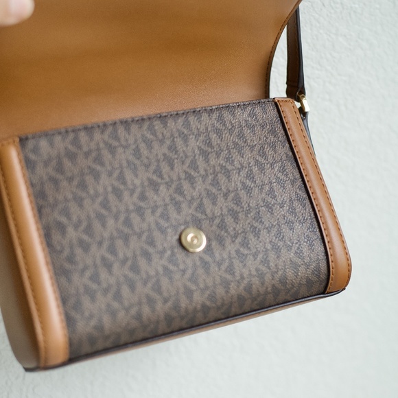 MK Michael Kors Logo Freya Brown Acorn Crossbody Bag NEW - Picture 10 of 15